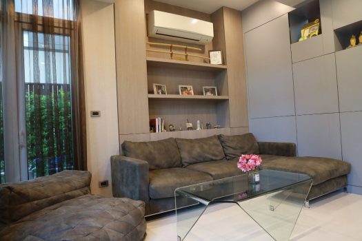 ขายบ้านเดี่ยว 2 ชั้น ใจกลางลาดพร้าว ซอย 1 โครงการ The Gallery House Pattern วิวสวน ขนาด 58 ตร.ว. 300 ตร.ม. ตกแต่งครบ พร้อมอยู่