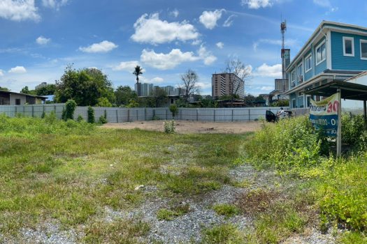 ขายที่ดินสวย สภาพแวดล้อมดี ทำเลเยี่ยม ขนาด 199 ตร.ว.ในซอย เรวดี 40 ทำเลดี เข้า ออก ได้ 2 ทาง ซอย เรวดี 40และ 42