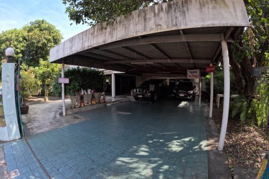 ขายบ้านเดี่ยว 2 ชั้น ซอยวิภาวดี 16 (ซอยโชคชัยร่วมมิตร) ทำเลดีมาก เดินทางสะดวก เข้าออกได้หลายทาง 200ตร.ว. พื้นที่ใช้สอยประมาณ 400 ตารางเมตร