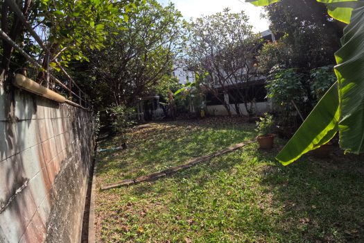 ขายบ้านเดี่ยว 2 ชั้น ซอยวิภาวดี 16 (ซอยโชคชัยร่วมมิตร) ทำเลดีมาก เดินทางสะดวก เข้าออกได้หลายทาง 200ตร.ว. พื้นที่ใช้สอยประมาณ 400 ตารางเมตร