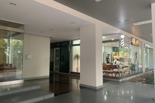 ห้องพาณิชย์ใต้คอนโด เซนทริค ซีน พหลโยธิน 9 พร้อมผู้เช่า ทำเลดีมากก ลงทุนได้ Yield สูงสุดๆ เดินทางสะดวกใกล้สถานีรถไฟฟ้า(BTS) อารีย์ และใกล้ถนนใหญ่เพียง 50 เมตร