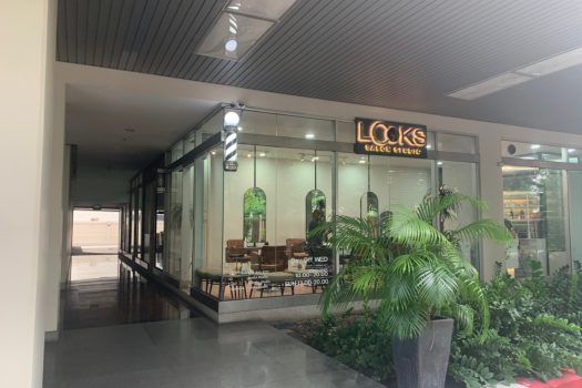 ห้องพาณิชย์ใต้คอนโด เซนทริค ซีน พหลโยธิน 9 พร้อมผู้เช่า ทำเลดีมากก ลงทุนได้ Yield สูงสุดๆ เดินทางสะดวกใกล้สถานีรถไฟฟ้า(BTS) อารีย์ และใกล้ถนนใหญ่เพียง 50 เมตร