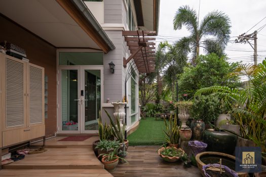 ขายบ้านเดี่ยว วิลล่า รามอินทรา 76.6 ตร.ว. หลังมุม แต่งสวย สไตล์ Modern Loft สภาพดีมาก พร้อมอยู่ การเดินทางสะดวกสบายเข้า-ออกได้หลายเส้นทาง