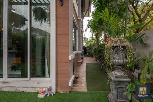 ขายบ้านเดี่ยว วิลล่า รามอินทรา 76.6 ตร.ว. หลังมุม แต่งสวย สไตล์ Modern Loft สภาพดีมาก พร้อมอยู่ การเดินทางสะดวกสบายเข้า-ออกได้หลายเส้นทาง