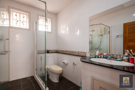 ขายบ้านเดี่ยว วิลล่า รามอินทรา 76.6 ตร.ว. หลังมุม แต่งสวย สไตล์ Modern Loft สภาพดีมาก พร้อมอยู่ การเดินทางสะดวกสบายเข้า-ออกได้หลายเส้นทาง