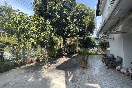 ขายบ้านเดี่ยว 2 ชั้น ซอยวิภาวดี 16 (ซอยโชคชัยร่วมมิตร) ทำเลดีมาก เดินทางสะดวก เข้าออกได้หลายทาง 200ตร.ว. พื้นที่ใช้สอยประมาณ 400 ตารางเมตร