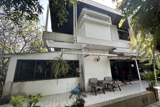 ขายบ้านเดี่ยว 2 ชั้น ซอยวิภาวดี 16 (ซอยโชคชัยร่วมมิตร) ทำเลดีมาก เดินทางสะดวก เข้าออกได้หลายทาง 200ตร.ว. พื้นที่ใช้สอยประมาณ 400 ตารางเมตร