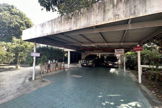 ขายบ้านเดี่ยว 2 ชั้น ซอยวิภาวดี 16 (ซอยโชคชัยร่วมมิตร) ทำเลดีมาก เดินทางสะดวก เข้าออกได้หลายทาง 200ตร.ว. พื้นที่ใช้สอยประมาณ 400 ตารางเมตร