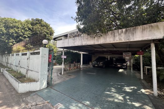 ขายบ้านเดี่ยว 2 ชั้น ซอยวิภาวดี 16 (ซอยโชคชัยร่วมมิตร) ทำเลดีมาก เดินทางสะดวก เข้าออกได้หลายทาง 200ตร.ว. พื้นที่ใช้สอยประมาณ 400 ตารางเมตร