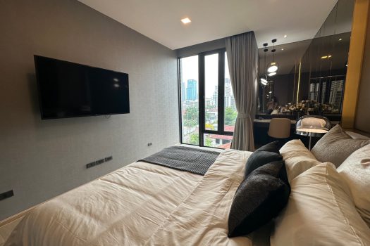 ขาย Kalm Penthouse คอนโดสุดหรู 2 ห้องนอน 101.22 ตร.ม. ห้องสวยมากกก แต่งครบ พร้อมอยู่ ทำเลใจกลางเมือง เดินทางสะดวก เลี้ยงสัตว์ได้