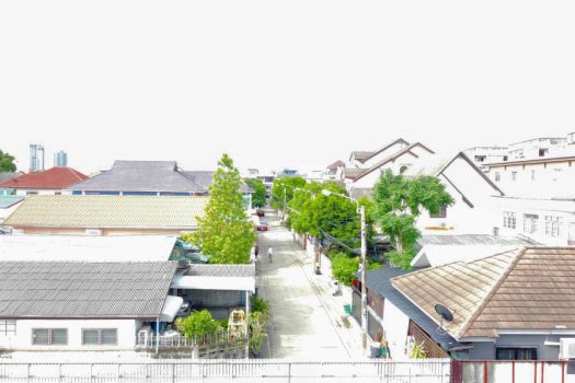 ขายที่ดินสวย พร้อมบ้าน Knock down 1 หลัง สภาพแวดล้อมดี ทำเลเยี่ยม ขนาด 199 ตร.ว.ในซอย เรวดี 42 ทำเลดี เข้า ออก ได้ 2 ทาง ซอย เรวดี 40และ 42 🔥🔥