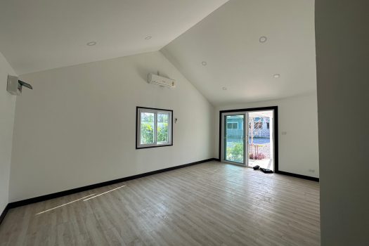 ขายที่ดินสวย พร้อมบ้าน Knock down 1 หลัง สภาพแวดล้อมดี ทำเลเยี่ยม ขนาด 199 ตร.ว.ในซอย เรวดี 42 ทำเลดี เข้า ออก ได้ 2 ทาง ซอย เรวดี 40และ 42 🔥🔥