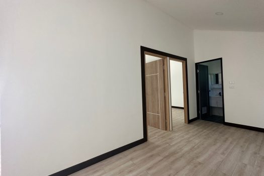 ขายที่ดินสวย พร้อมบ้าน Knock down 1 หลัง สภาพแวดล้อมดี ทำเลเยี่ยม ขนาด 199 ตร.ว.ในซอย เรวดี 42 ทำเลดี เข้า ออก ได้ 2 ทาง ซอย เรวดี 40และ 42 🔥🔥