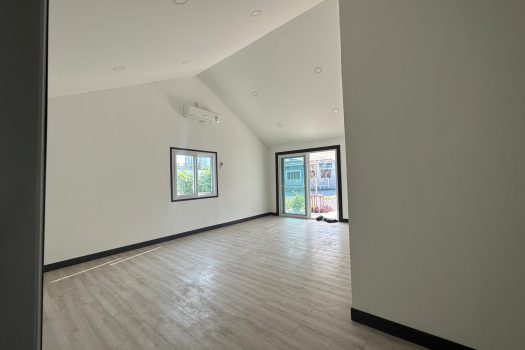 ขายที่ดินสวย พร้อมบ้าน Knock down 1 หลัง สภาพแวดล้อมดี ทำเลเยี่ยม ขนาด 199 ตร.ว.ในซอย เรวดี 42 ทำเลดี เข้า ออก ได้ 2 ทาง ซอย เรวดี 40และ 42 🔥🔥