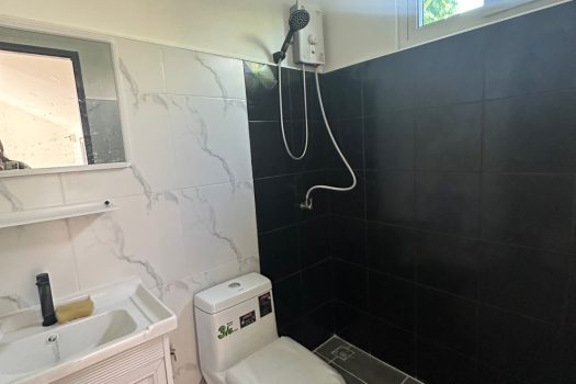 ขายที่ดินสวย พร้อมบ้าน Knock down 1 หลัง สภาพแวดล้อมดี ทำเลเยี่ยม ขนาด 199 ตร.ว.ในซอย เรวดี 42 ทำเลดี เข้า ออก ได้ 2 ทาง ซอย เรวดี 40และ 42 🔥🔥