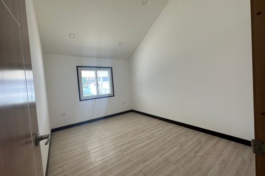 ขายที่ดินสวย พร้อมบ้าน Knock down 1 หลัง สภาพแวดล้อมดี ทำเลเยี่ยม ขนาด 199 ตร.ว.ในซอย เรวดี 42 ทำเลดี เข้า ออก ได้ 2 ทาง ซอย เรวดี 40และ 42 🔥🔥