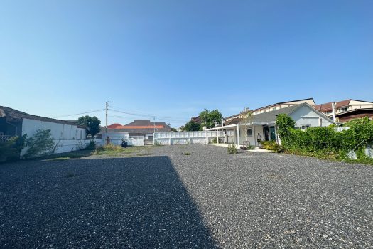 ขายที่ดินสวย พร้อมบ้าน Knock down 1 หลัง สภาพแวดล้อมดี ทำเลเยี่ยม ขนาด 199 ตร.ว.ในซอย เรวดี 42 ทำเลดี เข้า ออก ได้ 2 ทาง ซอย เรวดี 40และ 42 🔥🔥