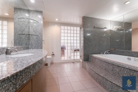 ขาย คอนโด The Concord Sukhumvit 15 (สุขุมวิท 15) คอนโดหรู พื้นที่ใหญ่ ใจกลางเมือง ใกล้ รถไฟฟ้า นานา