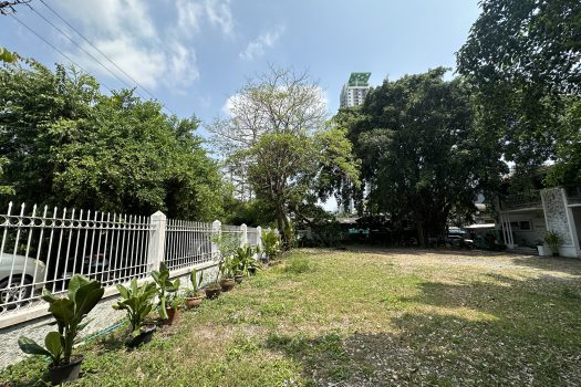 ให้เช่า ที่ดิน 400 ตร.ว. พร้อมบ้าน ในซอยประดิพัทธ์ ทำเลดี ทำร้านอาหาร คาเฟ่ ทำสตูดิโอ ถ่ายหนัง