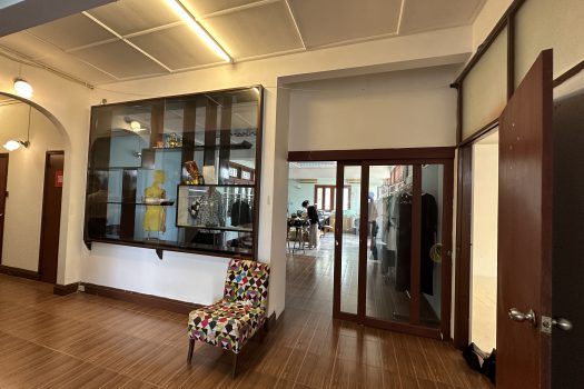 ให้เช่า ที่ดิน 400 ตร.ว. พร้อมบ้าน ในซอยประดิพัทธ์ ทำเลดี ทำร้านอาหาร คาเฟ่ ทำสตูดิโอ ถ่ายหนัง