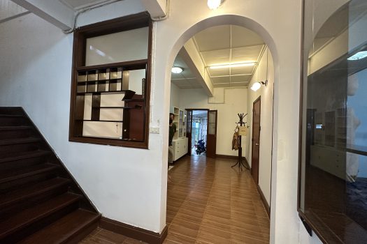 ให้เช่า ที่ดิน 400 ตร.ว. พร้อมบ้าน ในซอยประดิพัทธ์ ทำเลดี ทำร้านอาหาร คาเฟ่ ทำสตูดิโอ ถ่ายหนัง