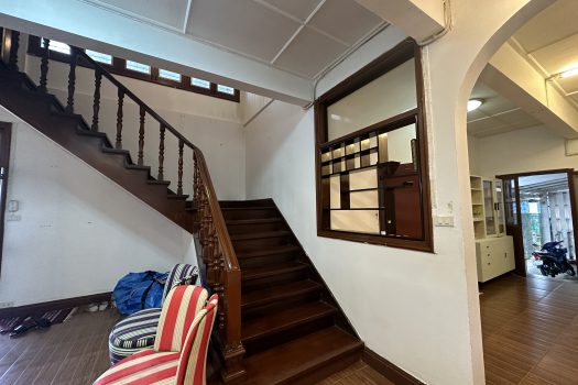 ให้เช่า ที่ดิน 400 ตร.ว. พร้อมบ้าน ในซอยประดิพัทธ์ ทำเลดี ทำร้านอาหาร คาเฟ่ ทำสตูดิโอ ถ่ายหนัง