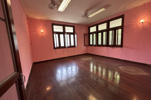 ให้เช่า ที่ดิน 400 ตร.ว. พร้อมบ้าน ในซอยประดิพัทธ์ ทำเลดี ทำร้านอาหาร คาเฟ่ ทำสตูดิโอ ถ่ายหนัง