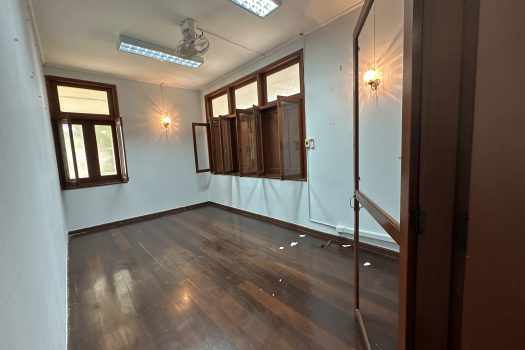 ให้เช่า ที่ดิน 400 ตร.ว. พร้อมบ้าน ในซอยประดิพัทธ์ ทำเลดี ทำร้านอาหาร คาเฟ่ ทำสตูดิโอ ถ่ายหนัง