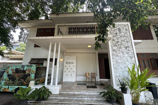 ให้เช่า ที่ดิน 400 ตร.ว. พร้อมบ้าน ในซอยประดิพัทธ์ ทำเลดี ทำร้านอาหาร คาเฟ่ ทำสตูดิโอ ถ่ายหนัง