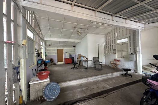 ให้เช่า ที่ดิน 400 ตร.ว. พร้อมบ้าน ในซอยประดิพัทธ์ ทำเลดี ทำร้านอาหาร คาเฟ่ ทำสตูดิโอ ถ่ายหนัง