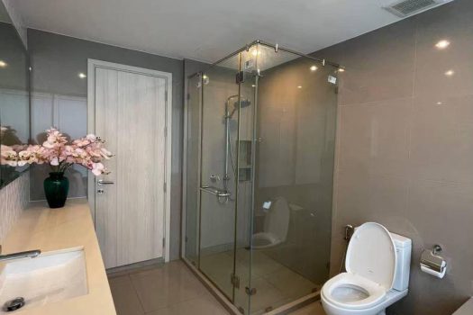 ขายพร้อมผู้เช่า คอนโด Rhythm Sukhumvit 4 ห้องสวย แต่งครบ 78 ตร.ม. 2 ห้องนอน 2 ห้องน้ำ ชั้น 22 ทำเลดีมาก ใกล้ BTS เอกมัย