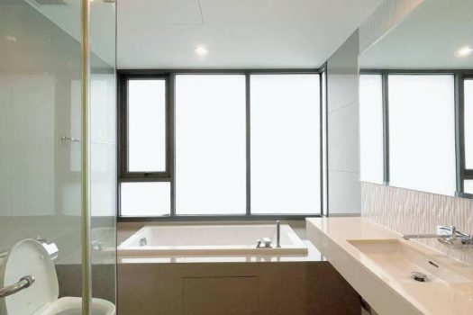 ขายพร้อมผู้เช่า คอนโด Rhythm Sukhumvit 4 ห้องสวย แต่งครบ 78 ตร.ม. 2 ห้องนอน 2 ห้องน้ำ ชั้น 22 ทำเลดีมาก ใกล้ BTS เอกมัย