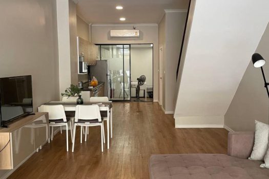 ขายพร้อมผู้เช่า Townhome สุขุมวิท 65 4 ห้องนอน 3 ห้องน้ำ 19 ตร.ว.