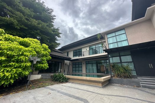 For RENT: ให้เช่า บ้านเดี่ยว ซอย อ่อนนุช 53 ทำเลดี 6 ห้องนอน เหมาะสำหรับครอบครัวใหญ่ Function ครบ พร้อมสระว่ายน้ำส่วนตัว 🏡