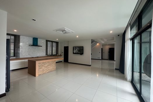 For RENT: ให้เช่า บ้านเดี่ยว ซอย อ่อนนุช 53 ทำเลดี 6 ห้องนอน เหมาะสำหรับครอบครัวใหญ่ Function ครบ พร้อมสระว่ายน้ำส่วนตัว 🏡