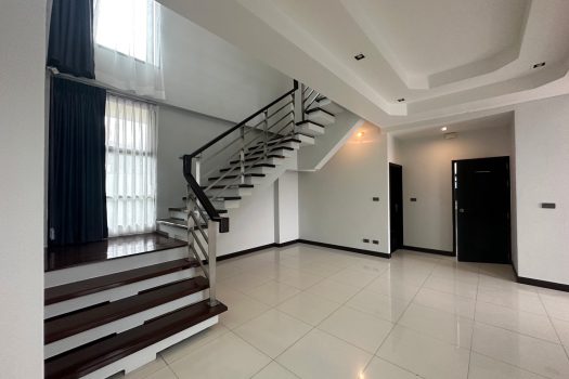 For RENT: ให้เช่า บ้านเดี่ยว ซอย อ่อนนุช 53 ทำเลดี 6 ห้องนอน เหมาะสำหรับครอบครัวใหญ่ Function ครบ พร้อมสระว่ายน้ำส่วนตัว 🏡