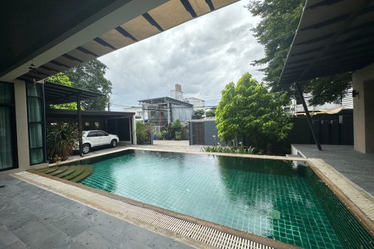 For RENT: ให้เช่า บ้านเดี่ยว ซอย อ่อนนุช 53 ทำเลดี 6 ห้องนอน เหมาะสำหรับครอบครัวใหญ่ Function ครบ พร้อมสระว่ายน้ำส่วนตัว 🏡