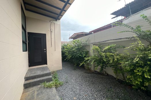 For RENT: ให้เช่า บ้านเดี่ยว ซอย อ่อนนุช 53 ทำเลดี 6 ห้องนอน เหมาะสำหรับครอบครัวใหญ่ Function ครบ พร้อมสระว่ายน้ำส่วนตัว 🏡