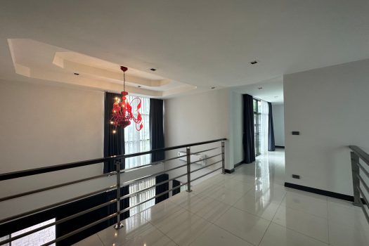 For RENT: ให้เช่า บ้านเดี่ยว ซอย อ่อนนุช 53 ทำเลดี 6 ห้องนอน เหมาะสำหรับครอบครัวใหญ่ Function ครบ พร้อมสระว่ายน้ำส่วนตัว 🏡