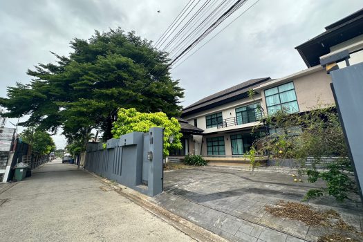 For RENT: ให้เช่า บ้านเดี่ยว ซอย อ่อนนุช 53 ทำเลดี 6 ห้องนอน เหมาะสำหรับครอบครัวใหญ่ Function ครบ พร้อมสระว่ายน้ำส่วนตัว 🏡