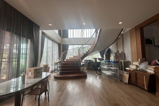 ขายบ้านหรู ตกแต่งสวย เพชรเกษม 88 พื้นที่ 475 ตร.วา พร้อมสระว่ายน้ำในตัว เหมาะกับครอบครัวขนาดใหญ่ เดินทางสะดวก เข้าออกได้หลายทาง