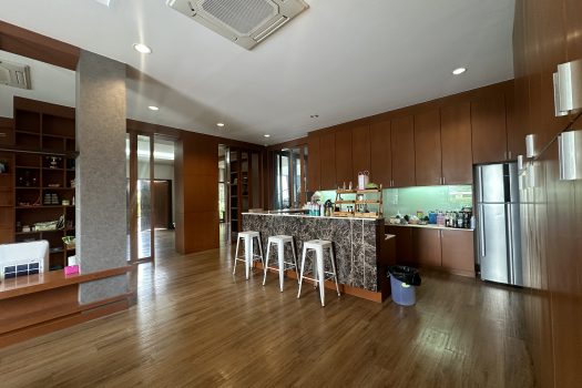 ขายบ้านหรู ตกแต่งสวย เพชรเกษม 88 พื้นที่ 475 ตร.วา พร้อมสระว่ายน้ำในตัว เหมาะกับครอบครัวขนาดใหญ่ เดินทางสะดวก เข้าออกได้หลายทาง