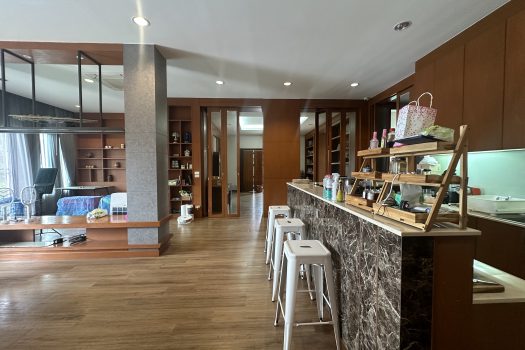 ขายบ้านหรู ตกแต่งสวย เพชรเกษม 88 พื้นที่ 475 ตร.วา พร้อมสระว่ายน้ำในตัว เหมาะกับครอบครัวขนาดใหญ่ เดินทางสะดวก เข้าออกได้หลายทาง