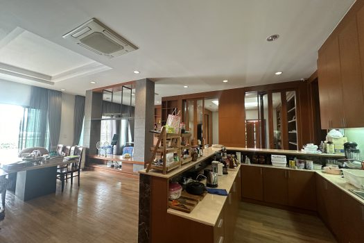 ขายบ้านหรู ตกแต่งสวย เพชรเกษม 88 พื้นที่ 475 ตร.วา พร้อมสระว่ายน้ำในตัว เหมาะกับครอบครัวขนาดใหญ่ เดินทางสะดวก เข้าออกได้หลายทาง