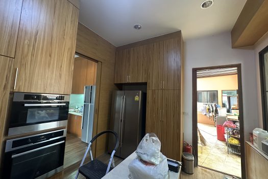 ขายบ้านหรู ตกแต่งสวย เพชรเกษม 88 พื้นที่ 475 ตร.วา พร้อมสระว่ายน้ำในตัว เหมาะกับครอบครัวขนาดใหญ่ เดินทางสะดวก เข้าออกได้หลายทาง