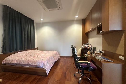 ขายบ้านหรู ตกแต่งสวย เพชรเกษม 88 พื้นที่ 475 ตร.วา พร้อมสระว่ายน้ำในตัว เหมาะกับครอบครัวขนาดใหญ่ เดินทางสะดวก เข้าออกได้หลายทาง