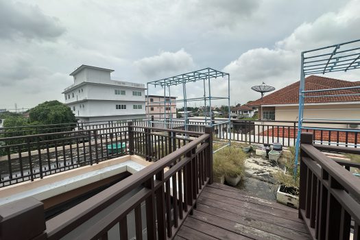 ขายบ้านหรู ตกแต่งสวย เพชรเกษม 88 พื้นที่ 475 ตร.วา พร้อมสระว่ายน้ำในตัว เหมาะกับครอบครัวขนาดใหญ่ เดินทางสะดวก เข้าออกได้หลายทาง