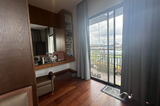 ขายบ้านหรู ตกแต่งสวย เพชรเกษม 88 พื้นที่ 475 ตร.วา พร้อมสระว่ายน้ำในตัว เหมาะกับครอบครัวขนาดใหญ่ เดินทางสะดวก เข้าออกได้หลายทาง