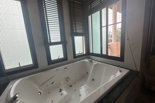 ขายบ้านหรู ตกแต่งสวย เพชรเกษม 88 พื้นที่ 475 ตร.วา พร้อมสระว่ายน้ำในตัว เหมาะกับครอบครัวขนาดใหญ่ เดินทางสะดวก เข้าออกได้หลายทาง