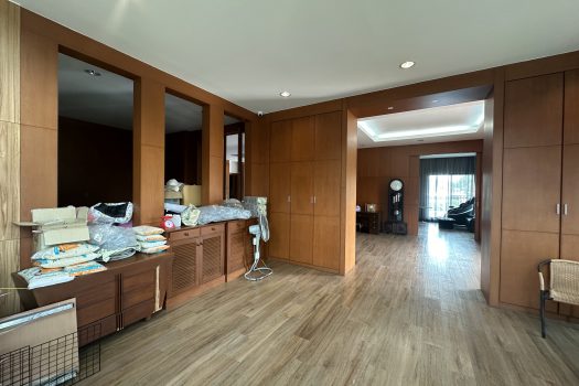 ขายบ้านหรู ตกแต่งสวย เพชรเกษม 88 พื้นที่ 475 ตร.วา พร้อมสระว่ายน้ำในตัว เหมาะกับครอบครัวขนาดใหญ่ เดินทางสะดวก เข้าออกได้หลายทาง